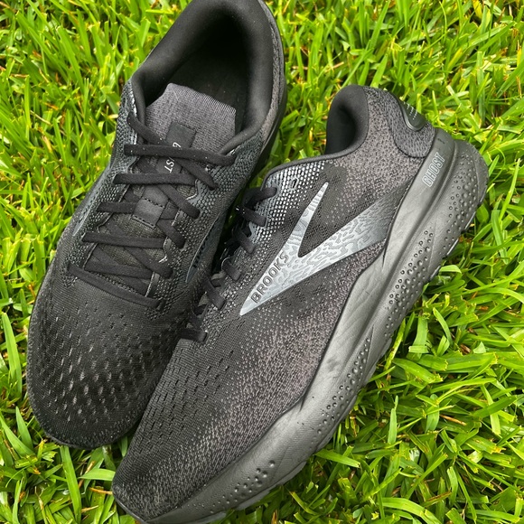 CLEAN Brooks Ghost 16 size 12 WIDE Mens Running Black shoes - Picture 1 of 10